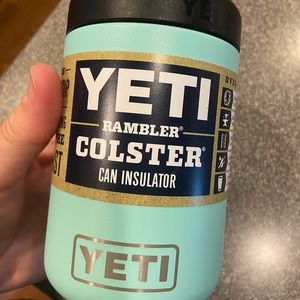 Yeti Rumbler can insulator